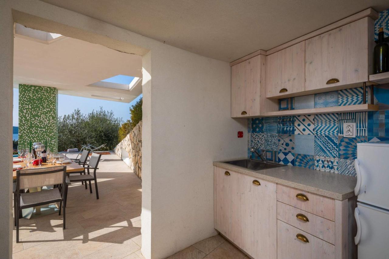Villa Tela With Pool Zaboric Exterior photo